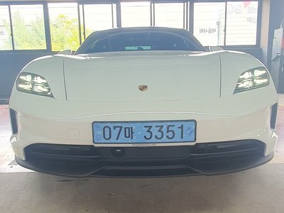 2025 Porsche TAYCAN 缩略图 11