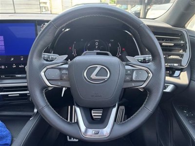 صورة 8 لـ 2024 Lexus RX