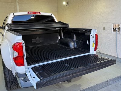 TOYOTA TUNDRA - 6