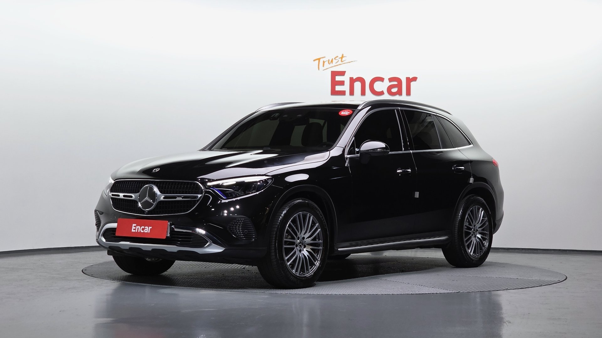 MERCEDES-BENZ GLC - View 1