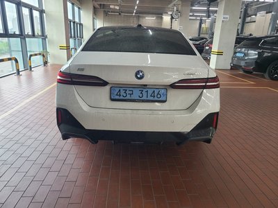 BMW I5 - 3