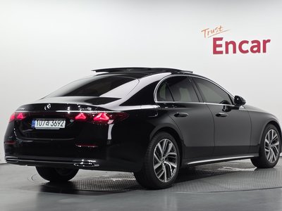 2025 Mercedes-BENZ E-CLASS — фото 3
