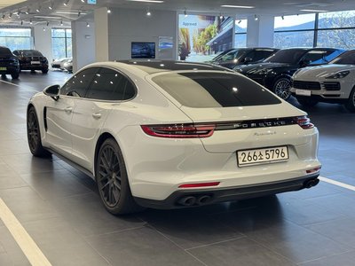 PORSCHE PANAMERA - 2