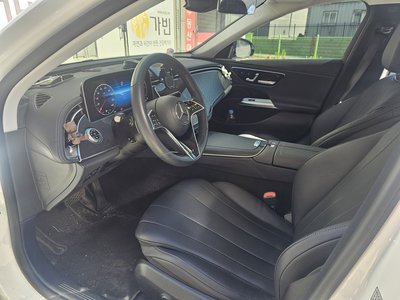 MERCEDES-BENZ E-CLASS - 4
