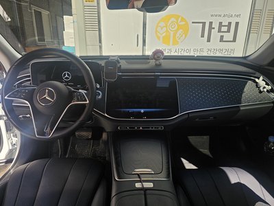 MERCEDES-BENZ E-CLASS - 3