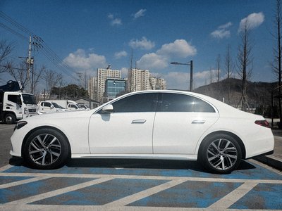 MERCEDES-BENZ E-CLASS - 2