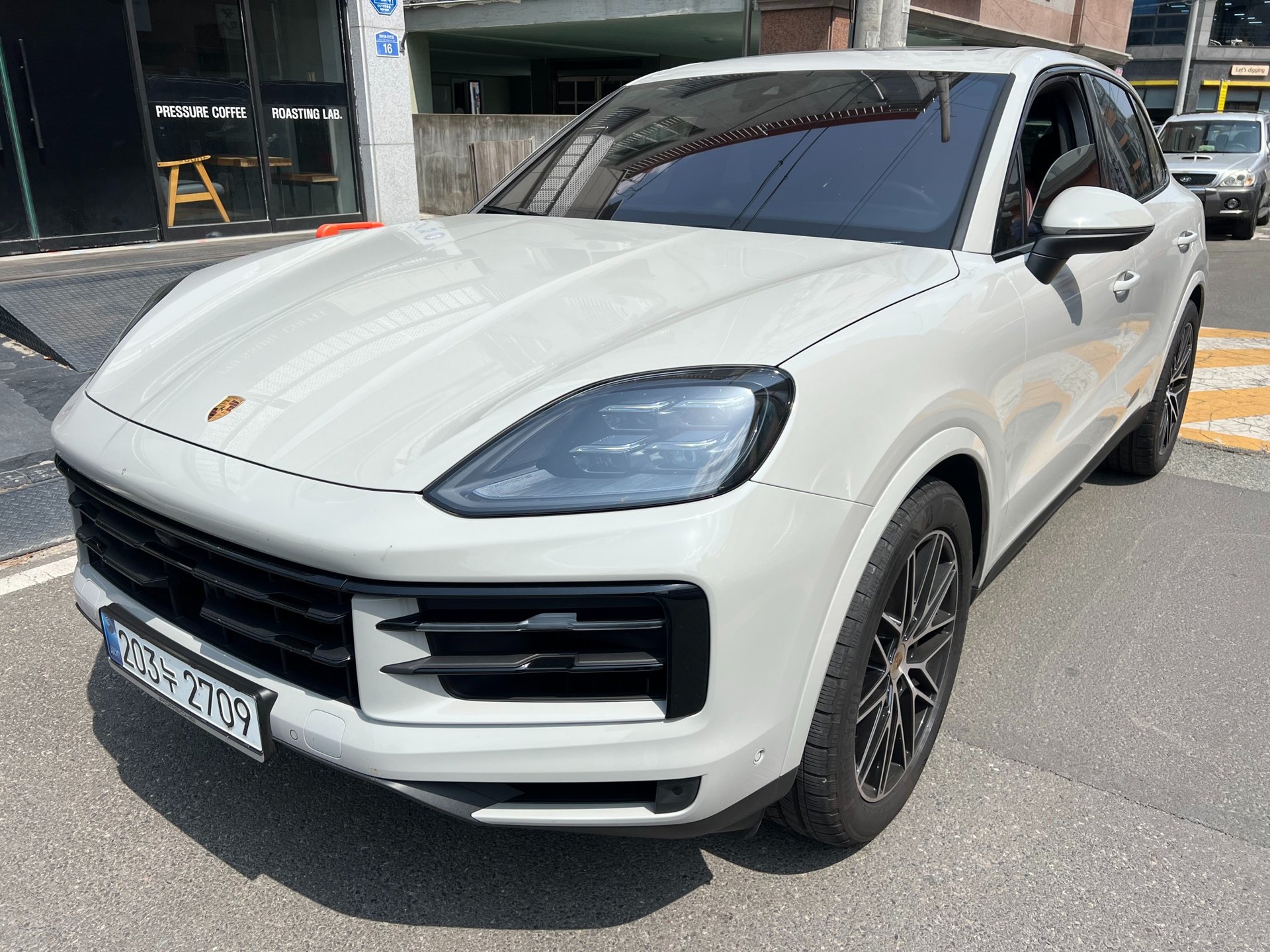 PORSCHE CAYENNE - View 1