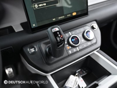 LAND ROVER DEFENDER - 9