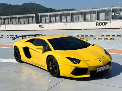 LAMBORGHINI AVENTADOR - 6