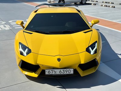 LAMBORGHINI AVENTADOR - 2