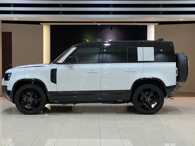 LAND ROVER DEFENDER - 7