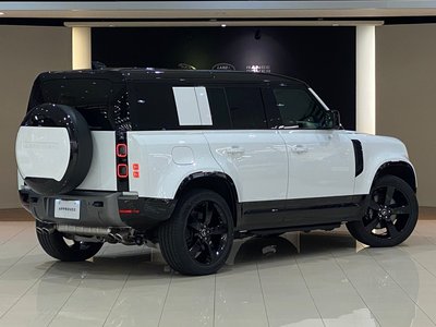 LAND ROVER DEFENDER - 8