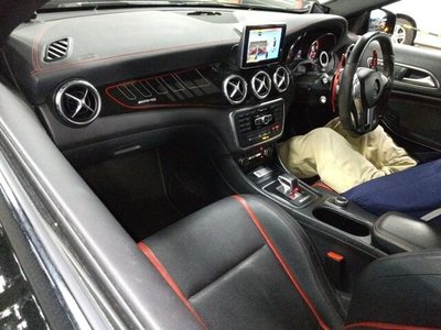 MERCEDES-BENZ GLA AMG - 3