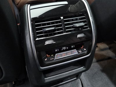 2025 BMW X6 thumbnail 29