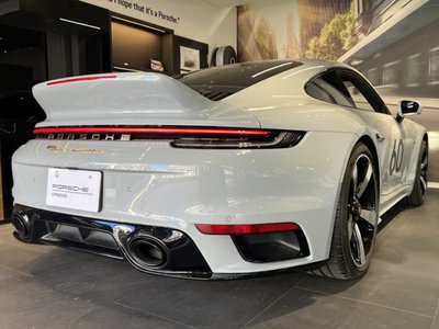 PORSCHE 911 - 4