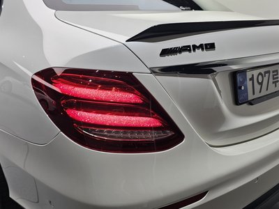 2019 Mercedes-BENZ E-CLASS photo 10