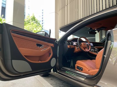 صورة 8 لـ 2020 Bentley CONTINENTAL