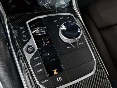 2025 BMW 3 SERIES photo 9