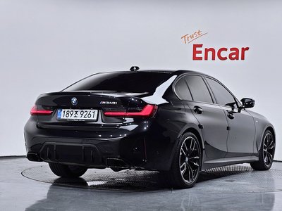 2025 BMW 3 SERIES photo 4