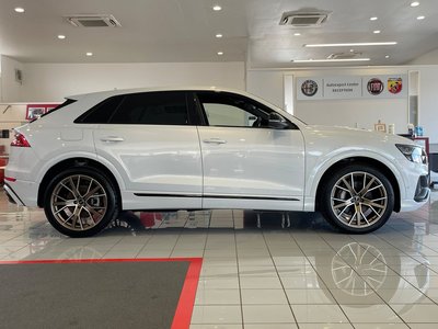 AUDI Q8 - 5