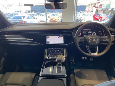 AUDI Q8 - 10