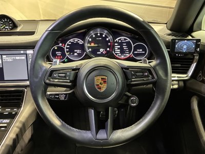 PORSCHE PANAMERA - 10