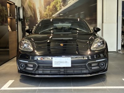 PORSCHE PANAMERA - 4
