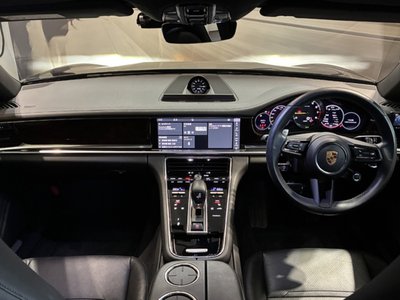 PORSCHE PANAMERA - 8