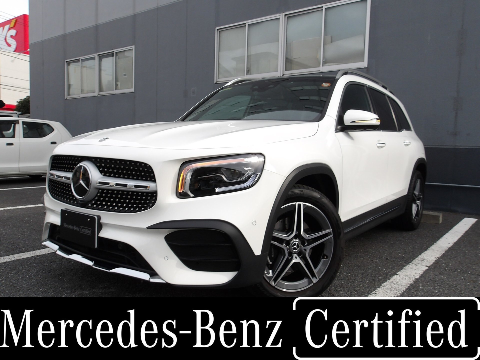 MERCEDES-BENZ GLB - View 1