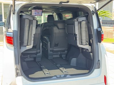 2025 Toyota ALPHARD thumbnail 43