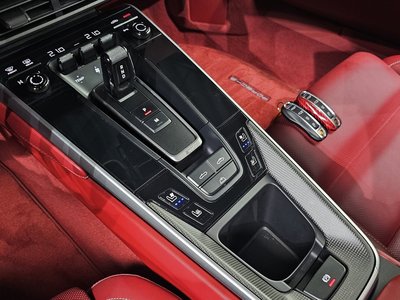 PORSCHE 911 - 9