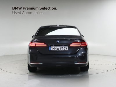 2023 BMW 5 SERIES 照片 2