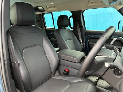 صورة 6 لـ 2024 LAND Rover DEFENDER