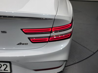 GENESIS G80 (RG3) - 10