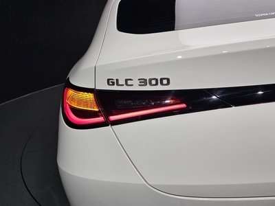 2025 Mercedes-BENZ GLC — фото 10