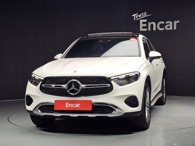 2025 Mercedes-BENZ GLC — фото 2