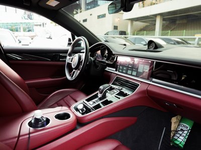 PORSCHE PANAMERA - 4