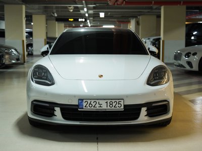 PORSCHE PANAMERA - 1
