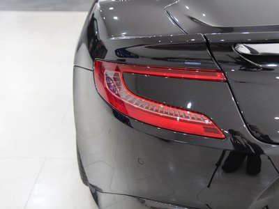 ASTON MARTIN VANQUISH - 8