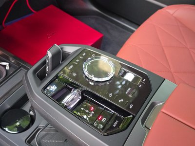 2026 BMW IX 缩略图 16