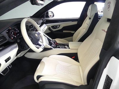 LAMBORGHINI URUS - 9