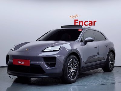 PORSCHE MACAN EV