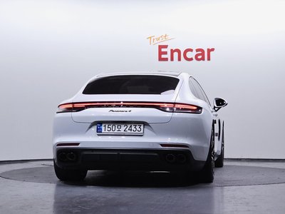 PORSCHE PANAMERA - 4