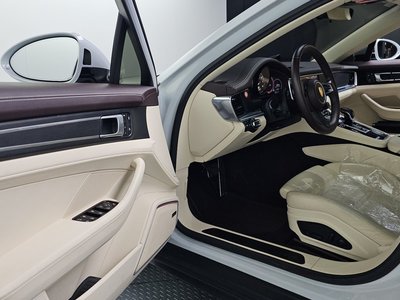 PORSCHE PANAMERA - 10