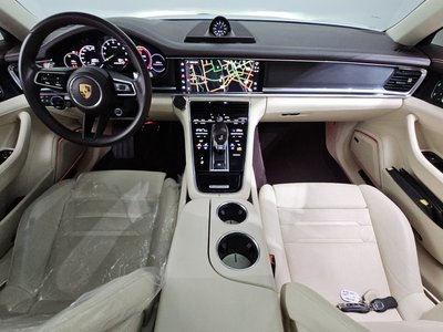 PORSCHE PANAMERA - 5