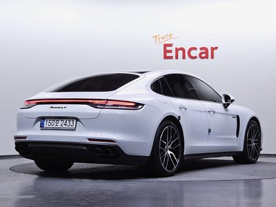 PORSCHE PANAMERA - 3
