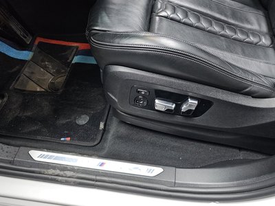2020 BMW X5 M thumbnail 32