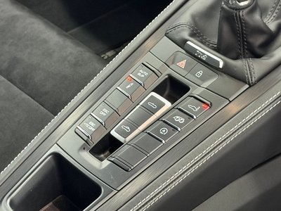 2020 Porsche 718 SPYDER thumbnail 36
