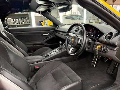 2020 Porsche 718 SPYDER thumbnail 25