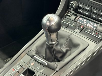 2020 Porsche 718 SPYDER thumbnail 35